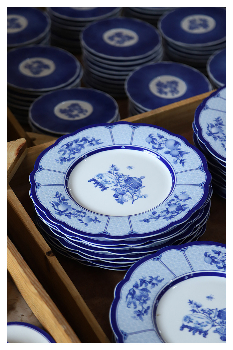 Blue and white porcelain household plate 31