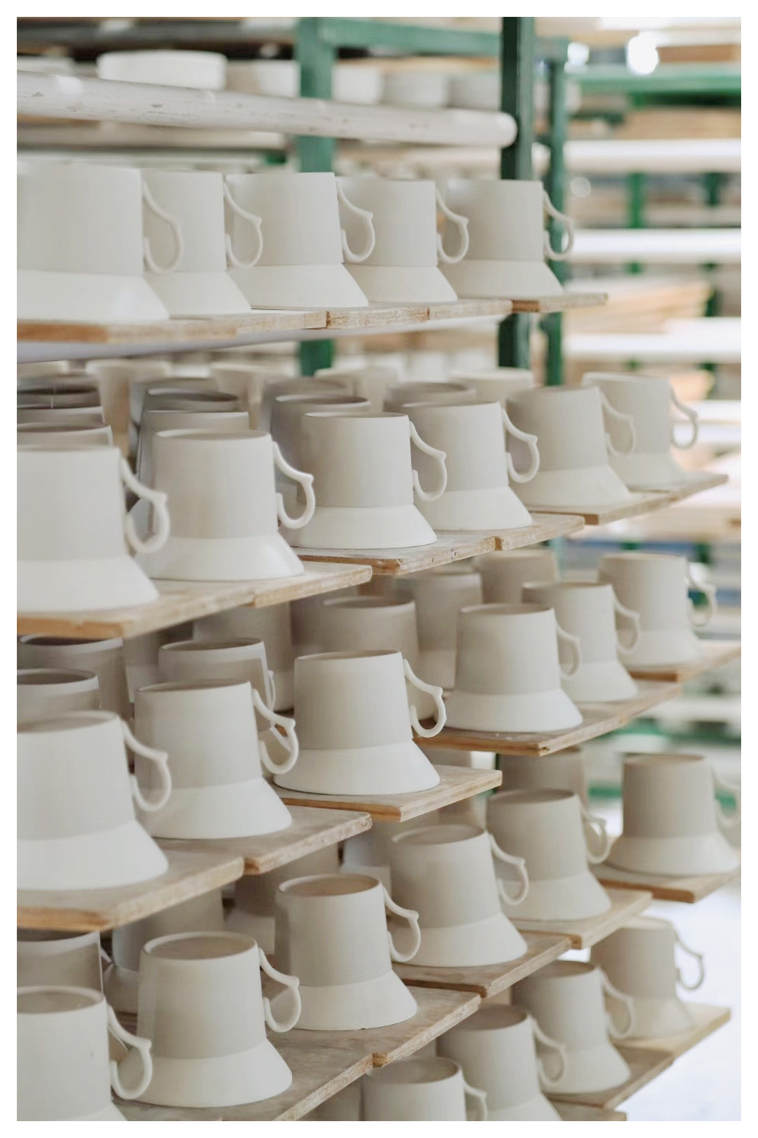 Round bottom curved porcelain cup 30